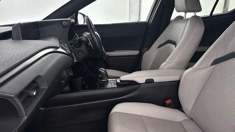 Used Lexus UX 150 kW (204 HP) 2021 Grey SUV