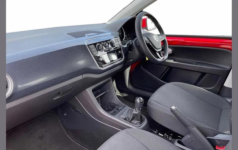 Usado VW up! 65 HP (47 kW) 2022 Vermelho Citadino