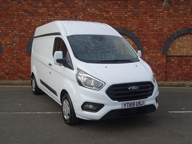 White Used 2019 Ford Transit Custom Trend Van | £10,795 (Fair price) - Image 1/4