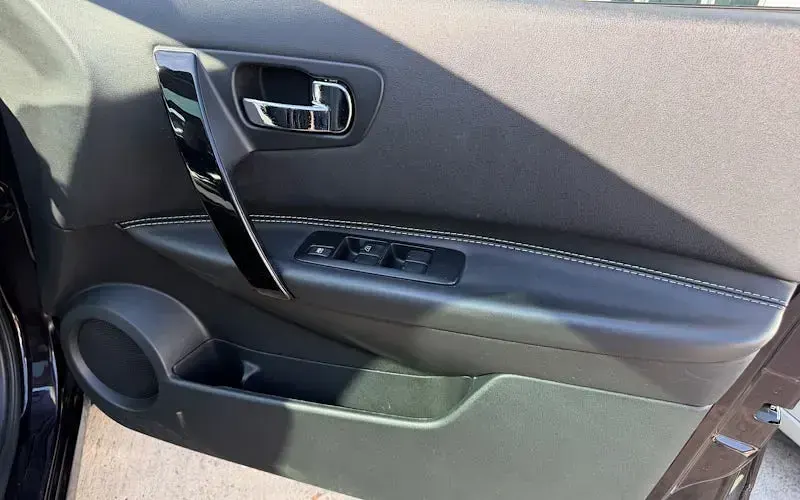 Used Nissan Qashqai 360º 117 HP (86 kW) 2013 Black SUV