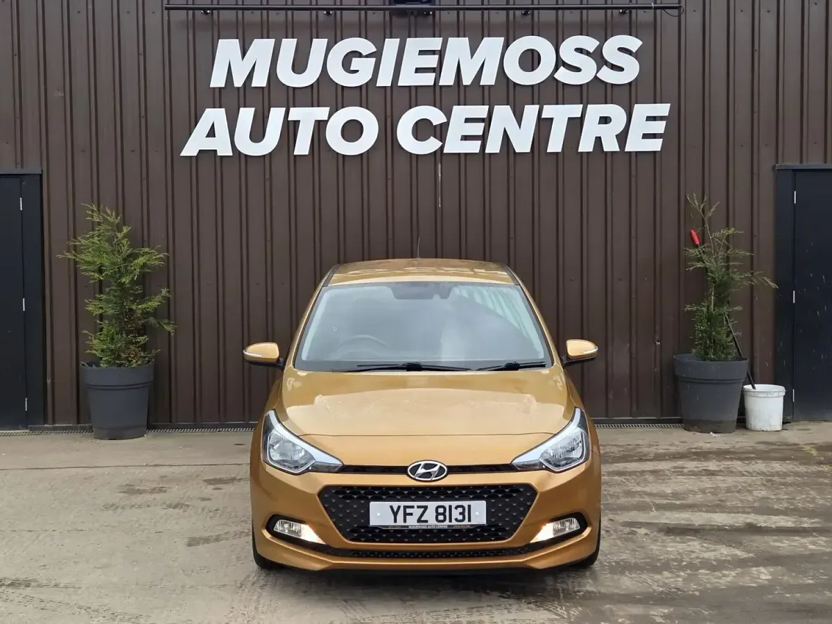 Used Hyundai i20 SE 84 HP (61 kW) 2015 Orange Hatchback