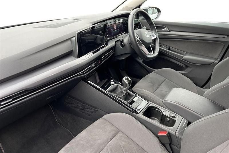 Second-hand VW Golf VIII Edition 150 CP (110 kW) 2023 Negru Hatchback