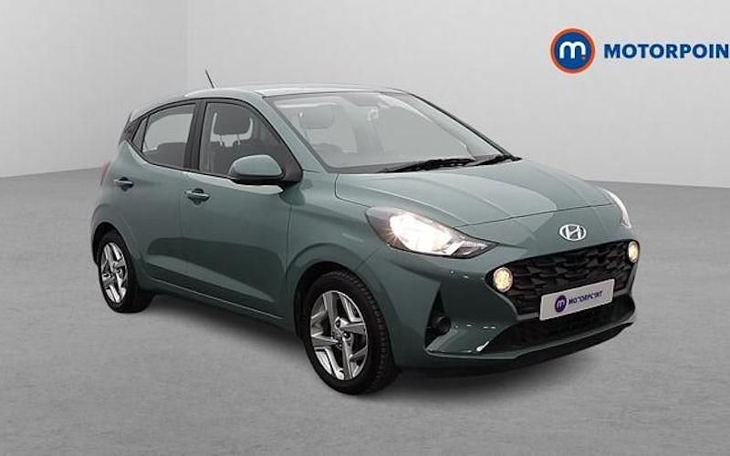 Used Hyundai i10 SE 67 HP (49 kW) 2023 Green Hatchback