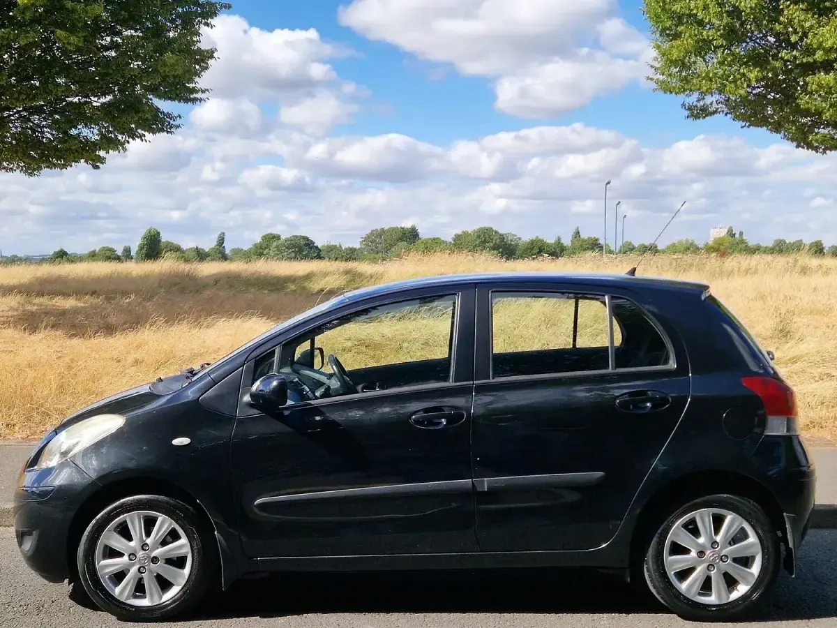 Used Toyota Yaris 2009 Black Hatchback