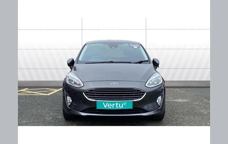 Used Ford Fiesta Titanium 100 HP (73 kW) 2018 Grey Hatchback