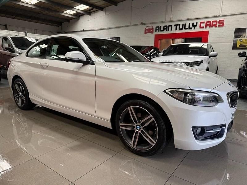 Used BMW 218 Sport Line 136 HP (100 kW) 2016 White Coupe