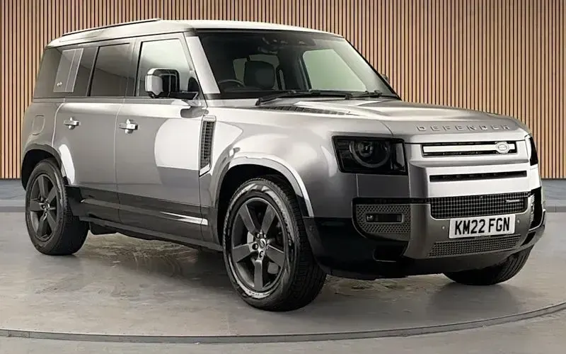 Used Land Rover Defender HSE Dynamic 300 HP (220 kW) 2024 SUV