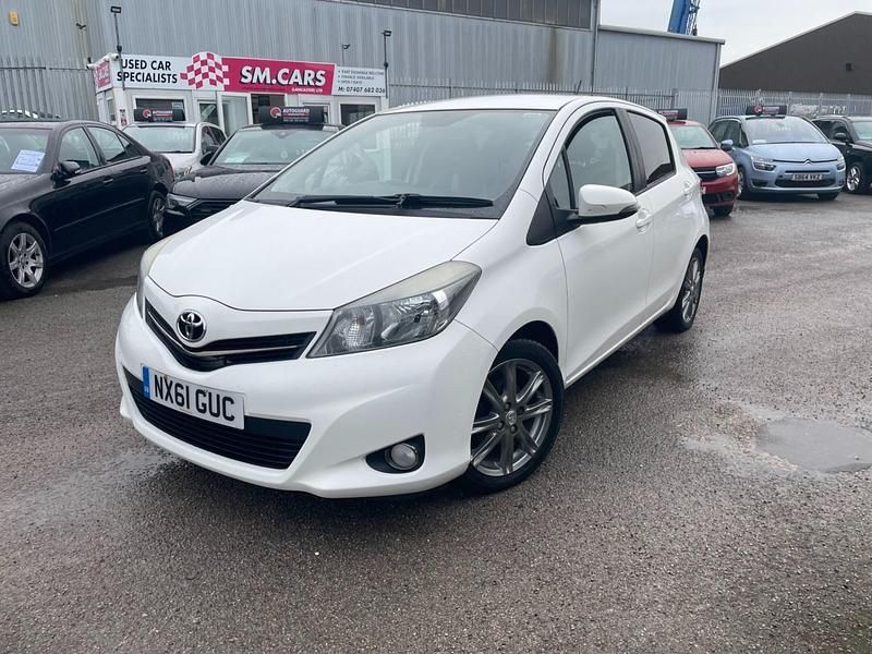 White Used 2011 Toyota Yaris SR Hatchback | £3,495 (Fair price) - Image 1/4