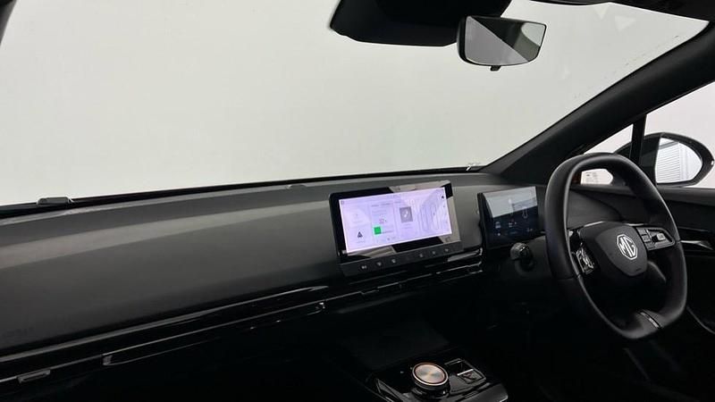 Used MG MG4 EV SE 125 kW (170 HP) 2022 Red Hatchback