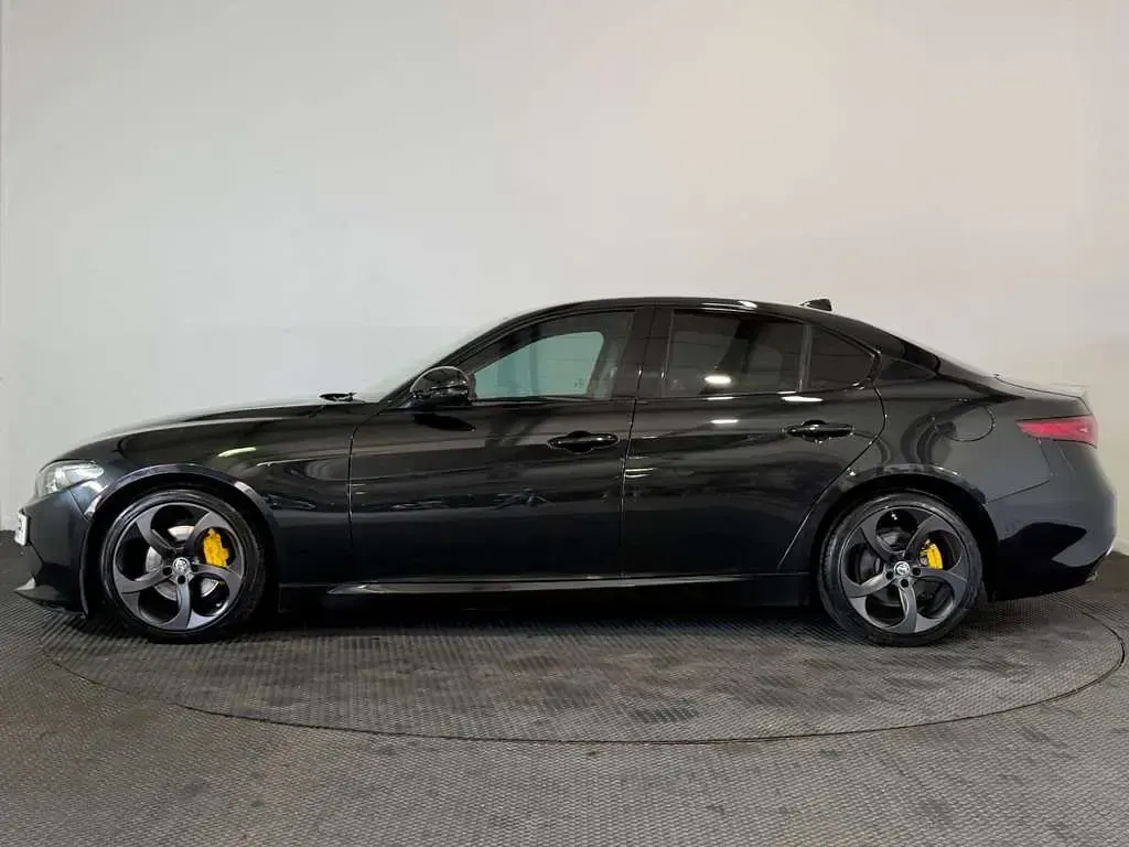Used Alfa Romeo Giulia Saloon Edizione Speciale 2018 Black Sedan