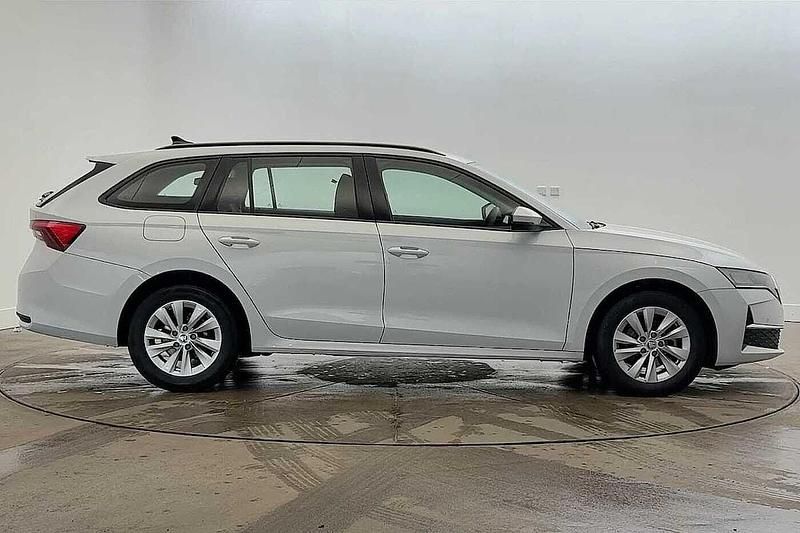 Used Skoda Octavia SE Technology 85 HP (62 kW) 2024 Moon white metallic Estate