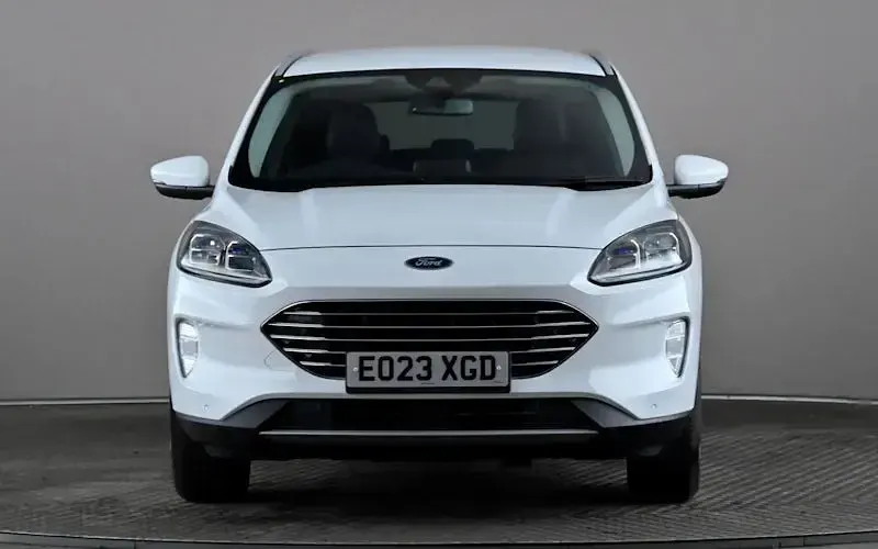 Used Ford Kuga Titanium 150 HP (110 kW) 2023 White SUV