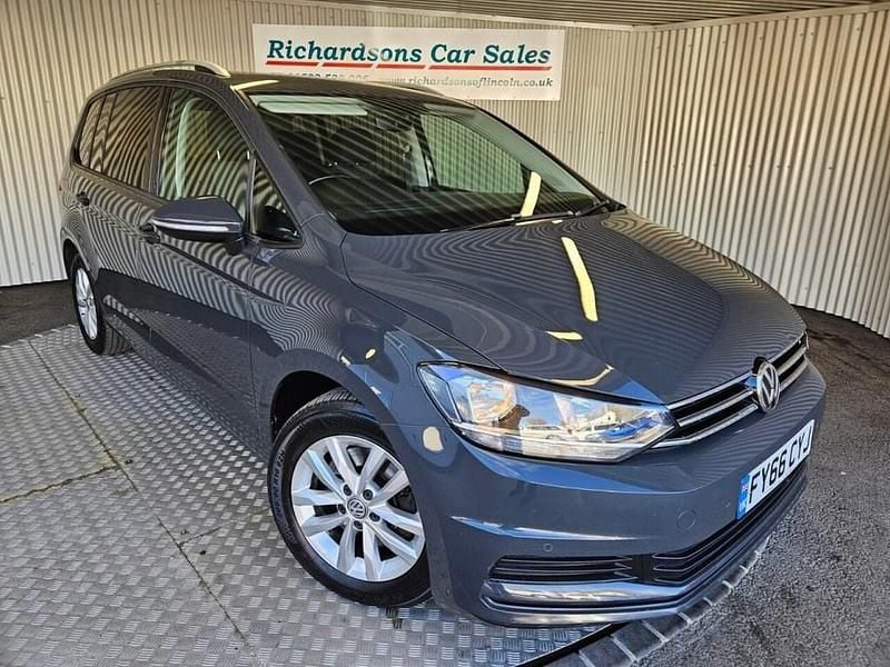 Used VW Touran SE 150 HP (110 kW) 2016 Grey MPV