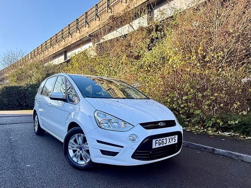 Used Ford S-MAX Zetec 140 HP (102 kW) 2013 White MPV