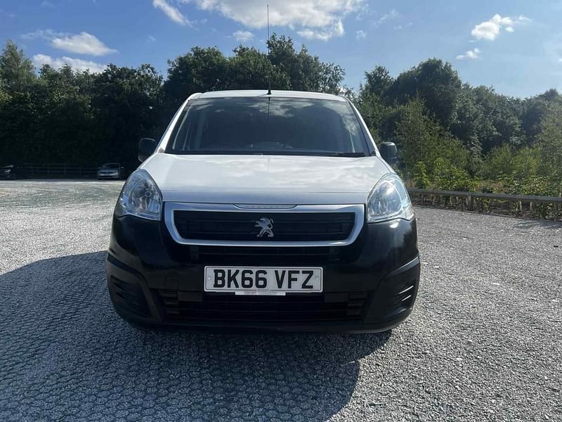 Used Peugeot Partner 2016 White MPV