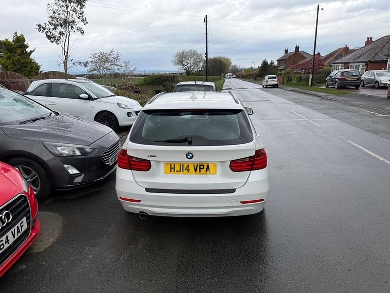 Begagnad BMW 320 2014 Vit Kombi