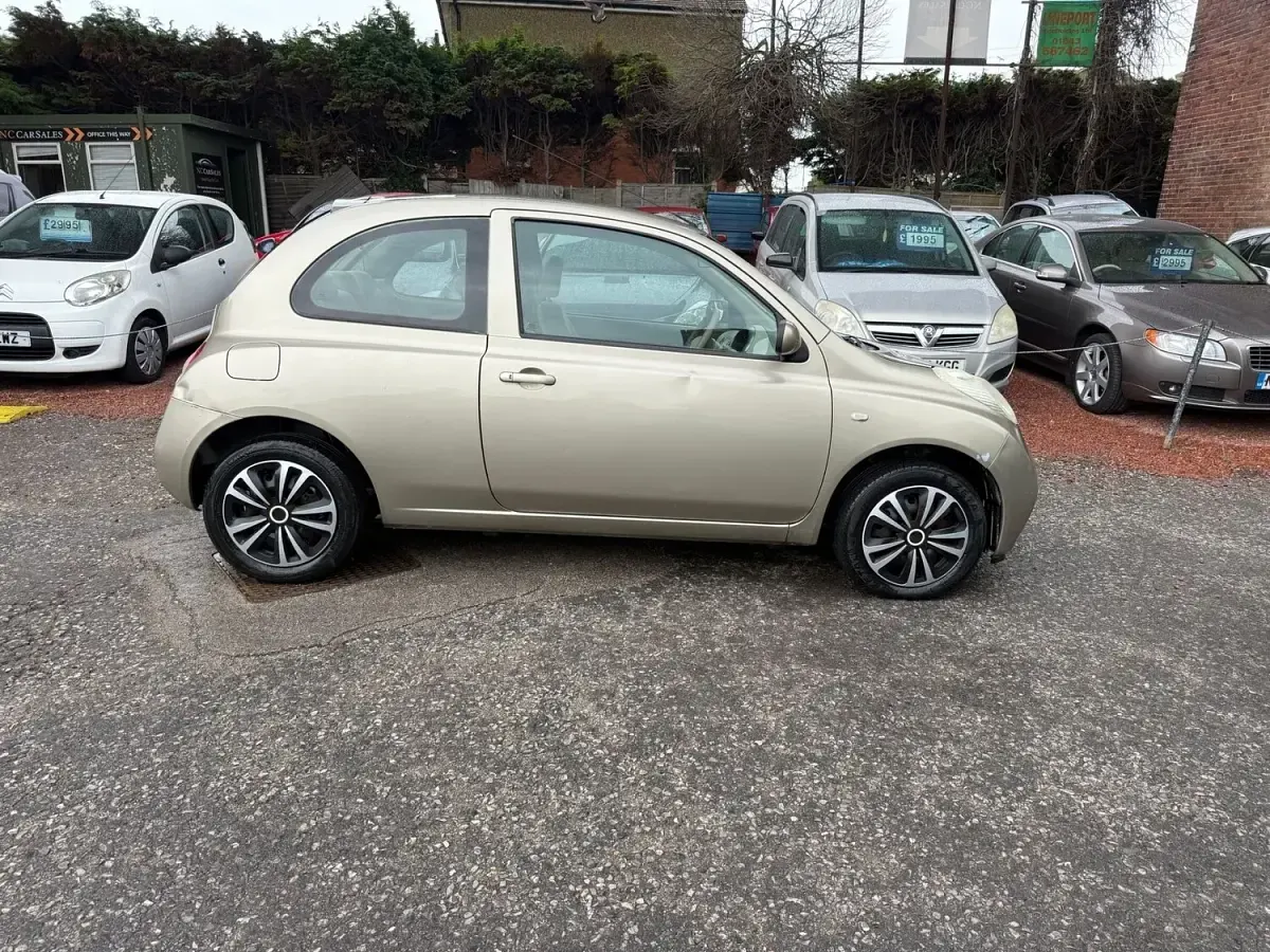 Used Nissan Micra SE 2004 Gold Hatchback