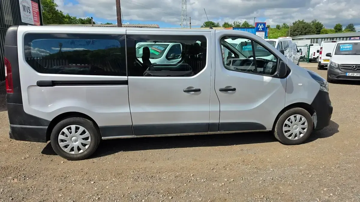 Used Vauxhall Vivaro 120 HP (88 kW) 2019 Silver MPV