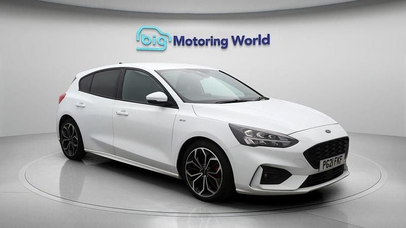 Used 2020 Ford Focus ST-Line X Hatchback | £15,400 (Fair price) - Image 1/4