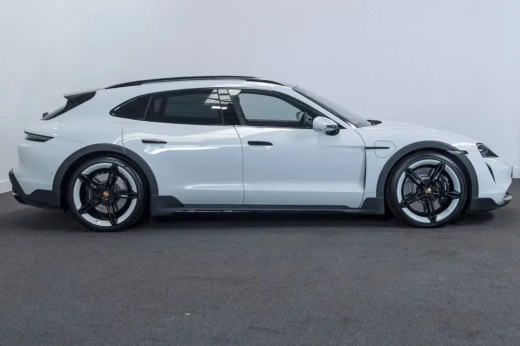 Used Porsche Taycan Cross Turismo 11 kW (15 HP) 2022 White Estate