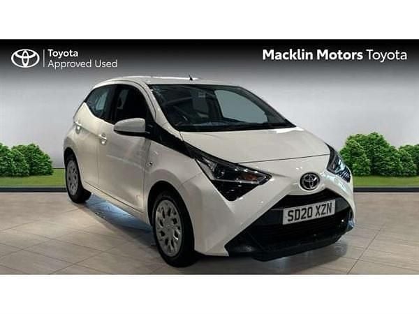 White Used 2020 Toyota Aygo X-play Hatchback | £8,190 (Fair price) - Image 1/4