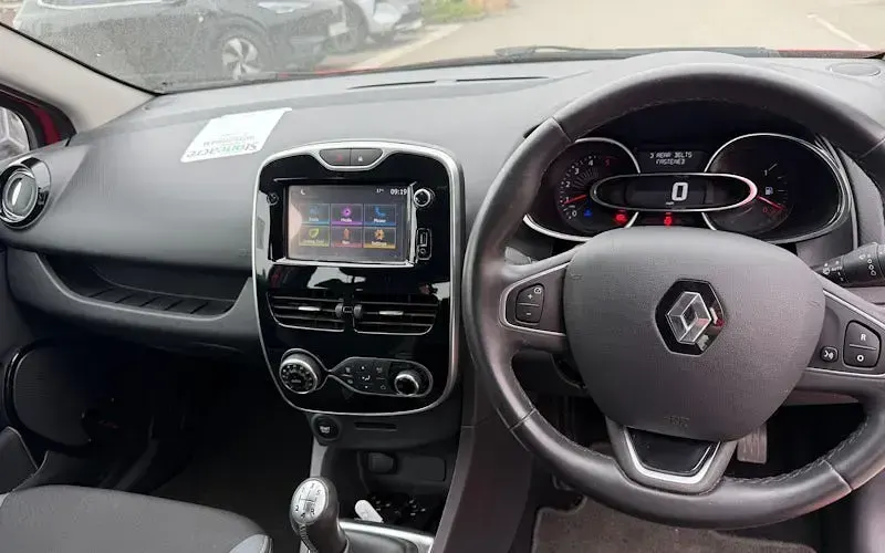 Used Renault Clio Dynamique 90 HP (66 kW) 2013 Red Hatchback