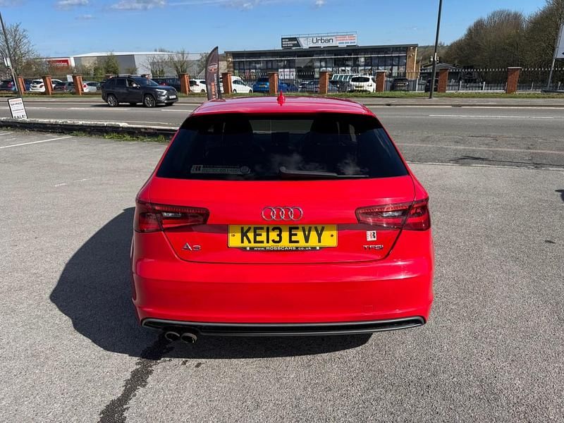 Begagnad Audi A3 S-Line 2013 Röd Halvkombi
