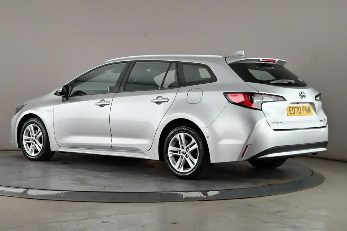 Used Toyota Corolla 122 HP (89 kW) 2020 Silver Estate