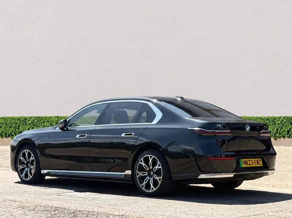 Used BMW i7 Comfort Edition 400 kW (544 HP) 2023 Black Sedan