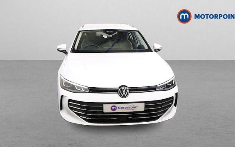 Used VW Passat Life 204 HP (150 kW) 2025 White Estate