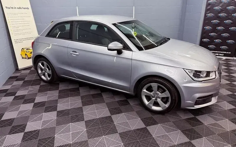 Used Audi A1 Sportback Sport 95 HP (69 kW) 2016 Silver Hatchback