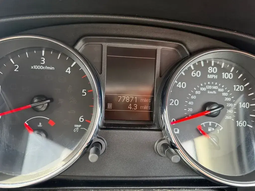 Used Nissan Qashqai +2 N-TEC 110 HP (80 kW) 2012 White SUV