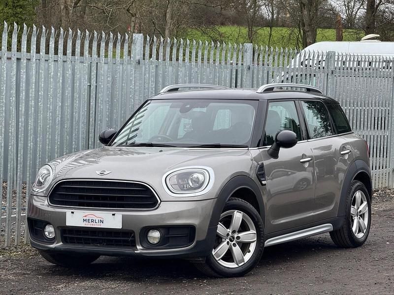 Usado Mini Cooper D 150 HP (110 kW) 2017 Prateado Citadino