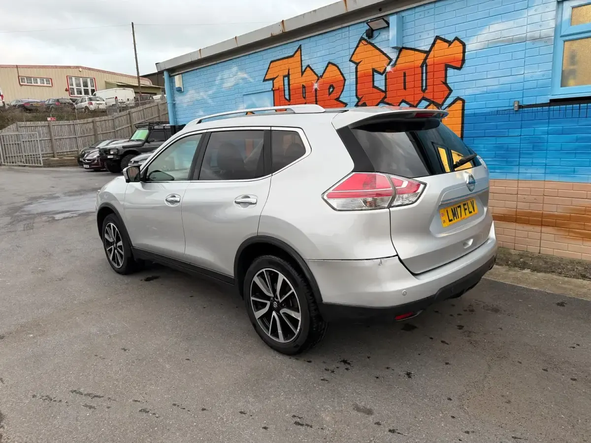 Usado Nissan X-Trail N-Vision 130 CV (95 kW) 2017 Plateado SUV