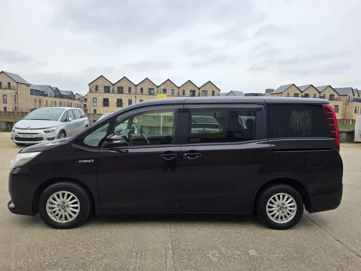 Used Toyota Noah 2026 Mauve/purple MPV