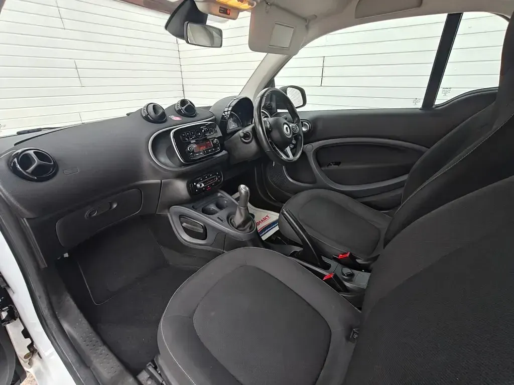 Used Smart ForTwo Coupé Passion 71 HP (52 kW) 2018 White Coupe
