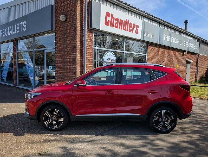 Używany MG ZS Exclusive 111 KM (81 kW) 2020 Czerwony SUV
