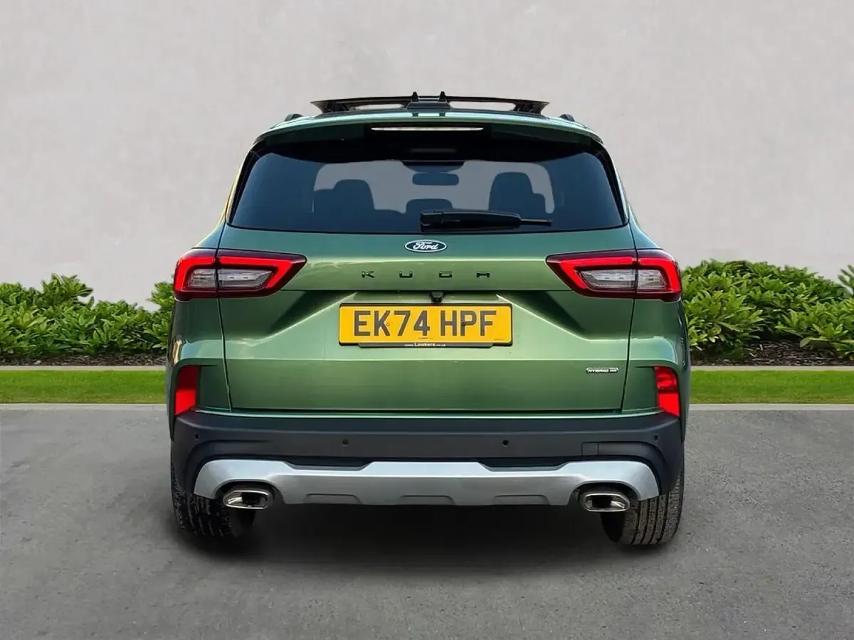 Usado Ford Kuga Active 183 HP (134 kW) 2024 Verde SUV