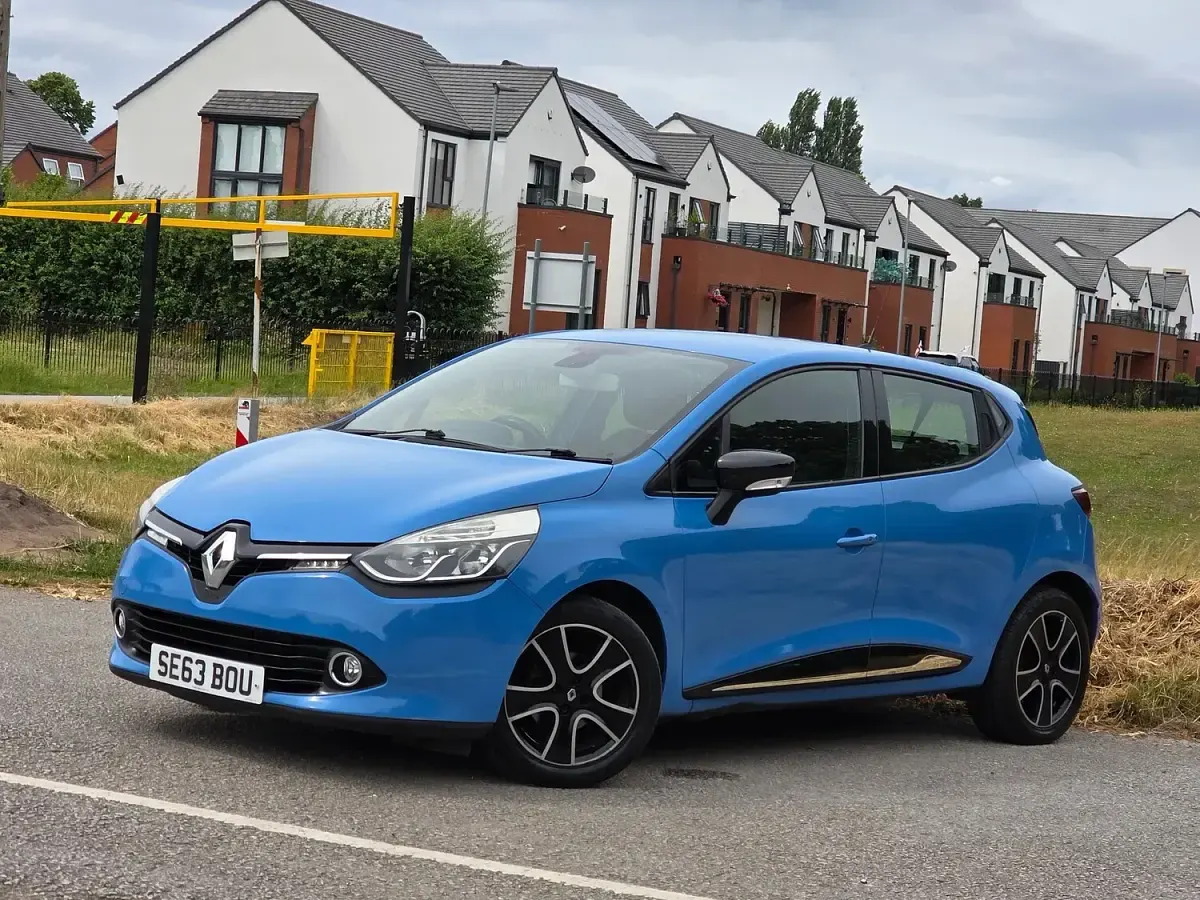Used Renault Clio Dynamique 90 HP (66 kW) 2014 Blue Hatchback