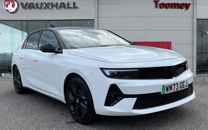 Used 2025 Vauxhall Astra Hatchback | £19,355 (Super price) - Image 1/4