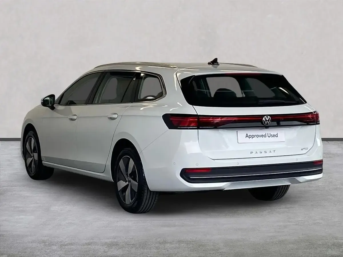 Used VW Passat Life 150 HP (110 kW) 2026 White Estate