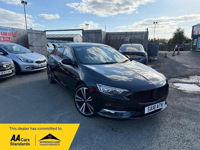 Black Used 2018 Vauxhall Insignia SRi Hatchback | £7,995 (Good price) - Image 1/4