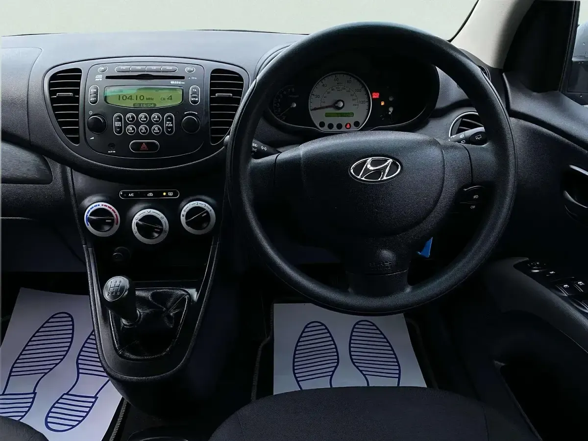 Używany Hyundai i10 Comfort 78 KM (57 kW) 2010 Srebrny Hatchback