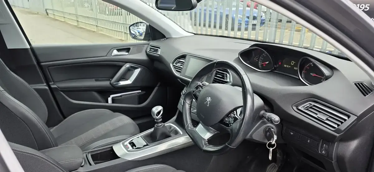 Used Peugeot 308 Allure 2018 Grey Hatchback