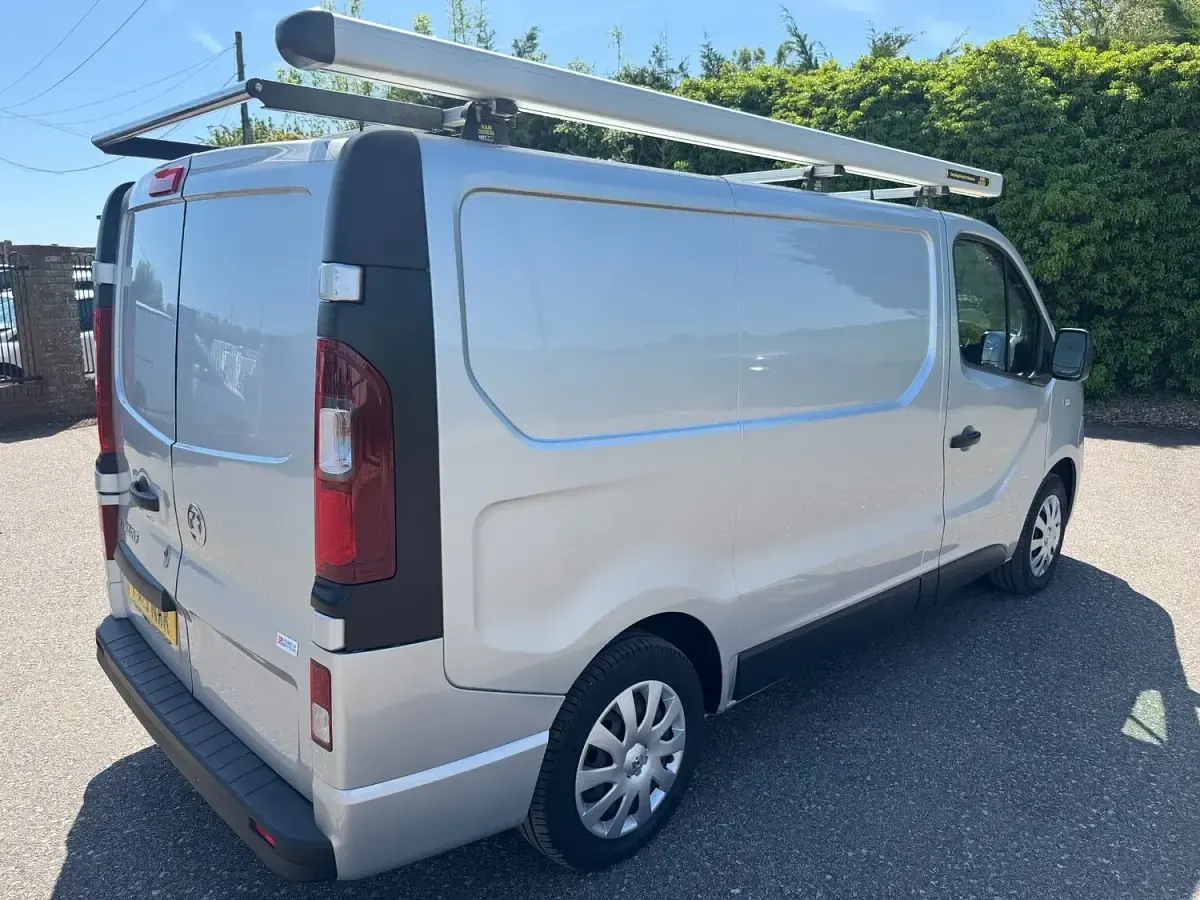 Used Vauxhall Vivaro Sportive 120 HP (88 kW) 2019 Silver MPV