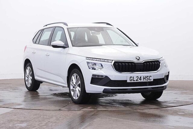 Moon white metallic Used 2024 Skoda Kamiq SE SUV | £19,250 - Image 1/4