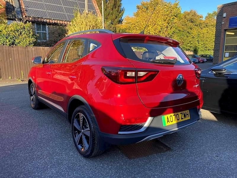 Used MG ZS Exclusive 114 kW (156 HP) 2020 Red Sedan