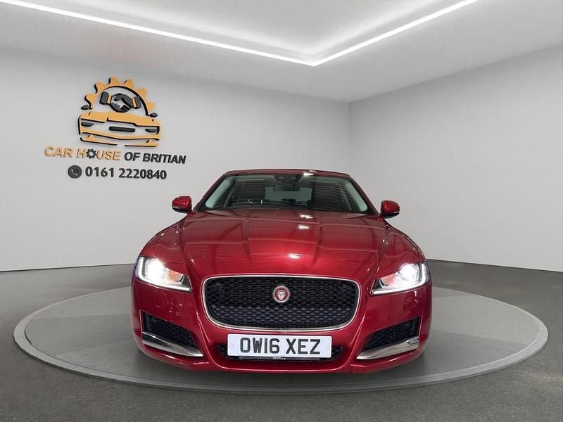 Used Jaguar XF Prestige 180 HP (132 kW) 2016 Red Sedan