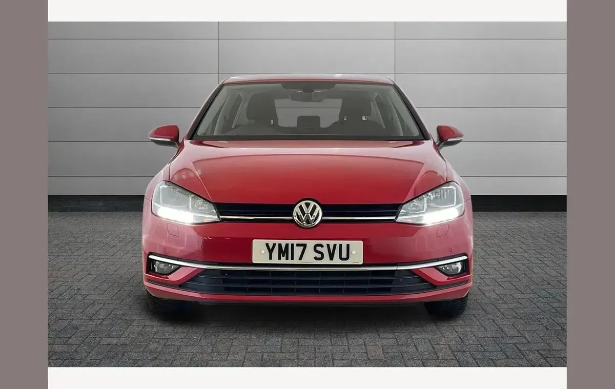 Used VW Golf VII SE 113 HP (83 kW) 2017 Red Hatchback