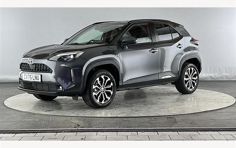 New Toyota Yaris Hybrid Design 131 HP (96 kW) 2025 Estate